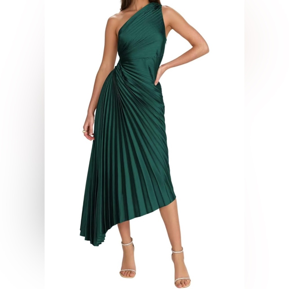 Elegant Green Pleated Dress